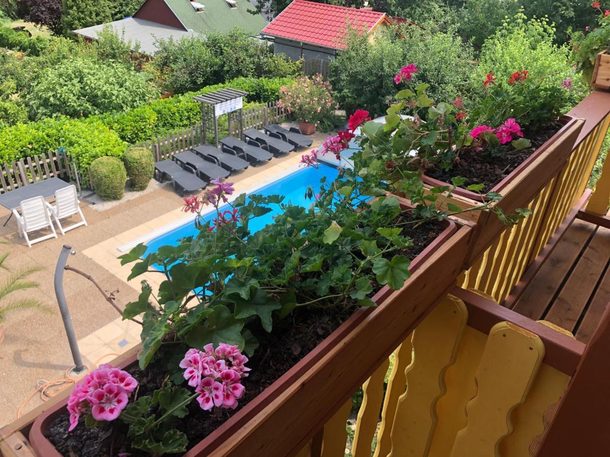Hotel Haus Marika à Siófok Extérieur photo