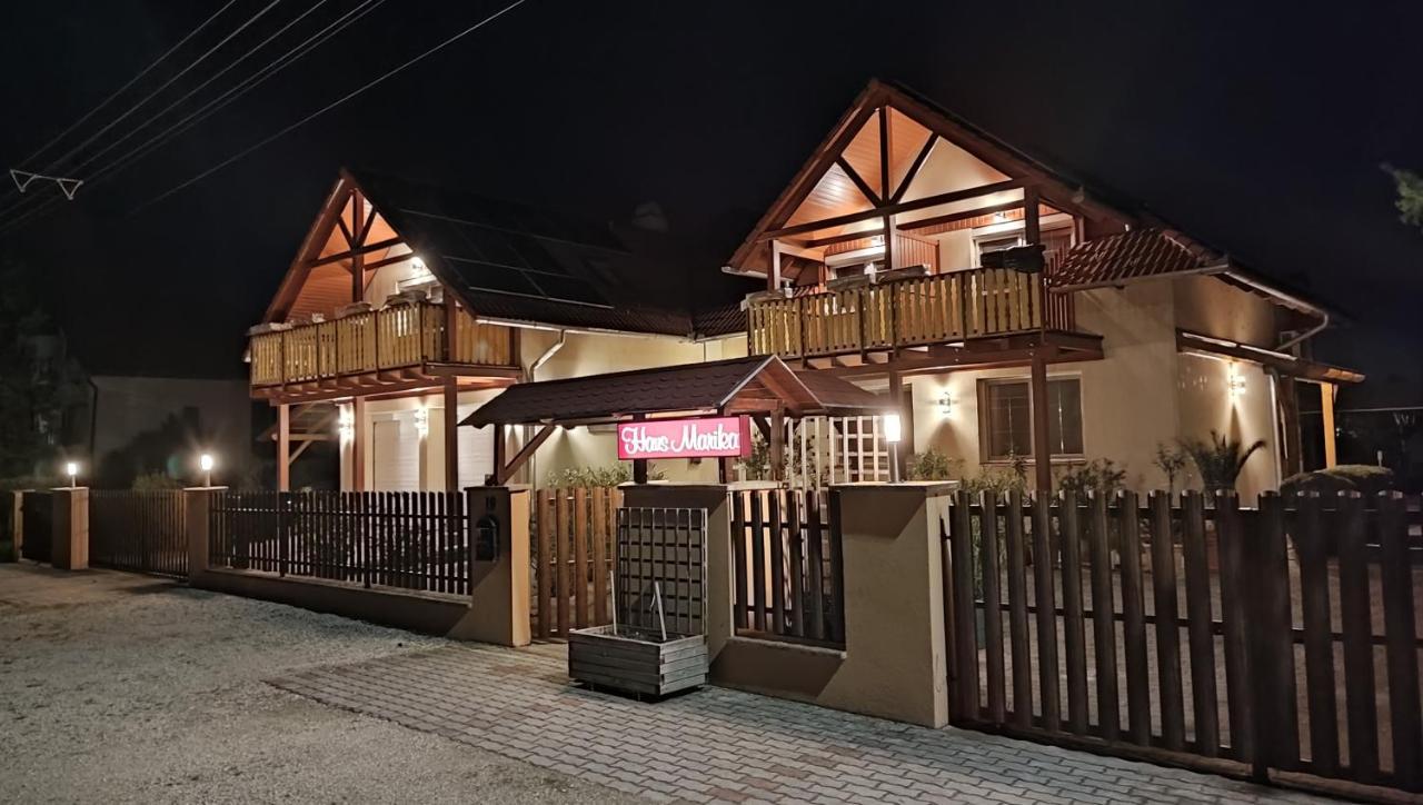 Hotel Haus Marika à Siófok Extérieur photo