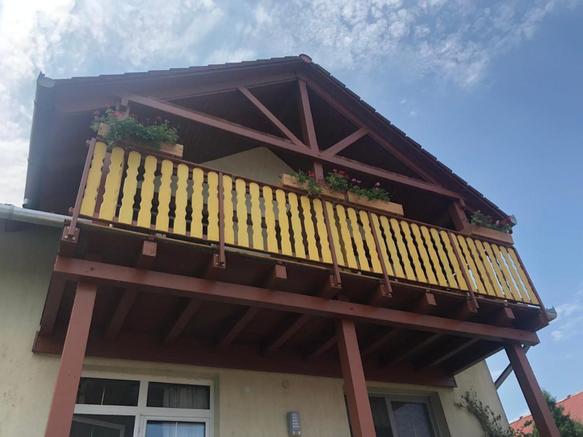 Hotel Haus Marika à Siófok Extérieur photo