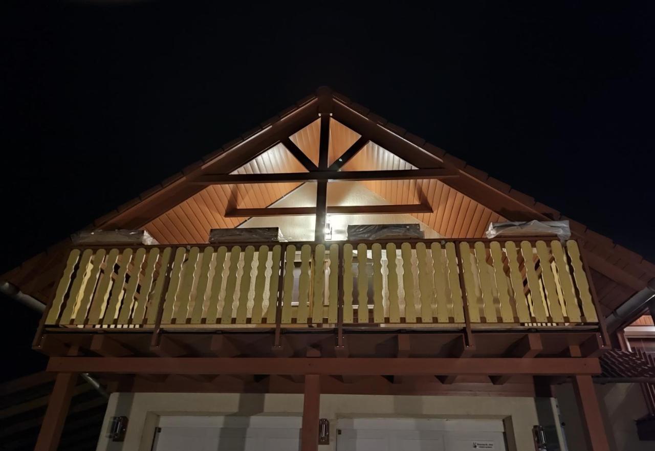 Hotel Haus Marika à Siófok Extérieur photo